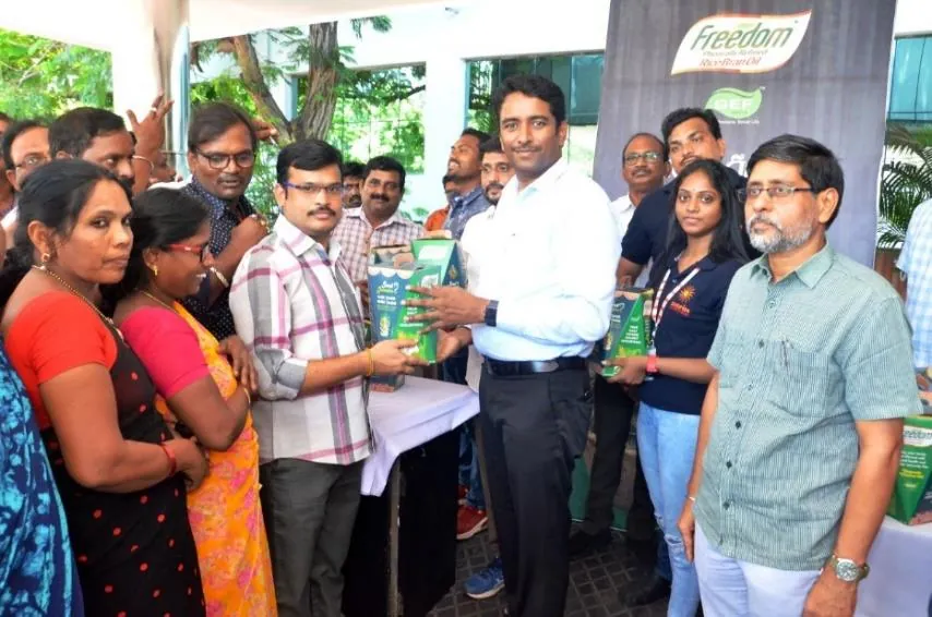 Community members with their Seed Ganesha kits